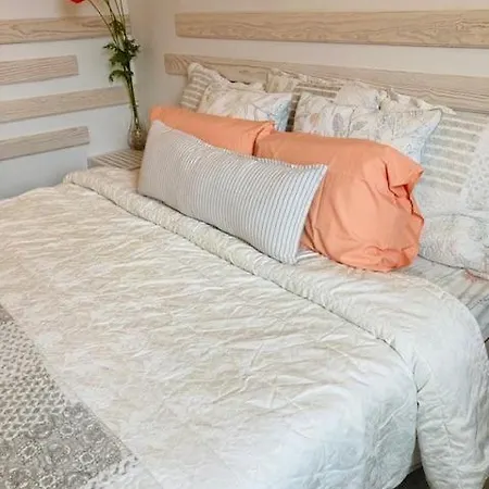 The Corner Pavillon *