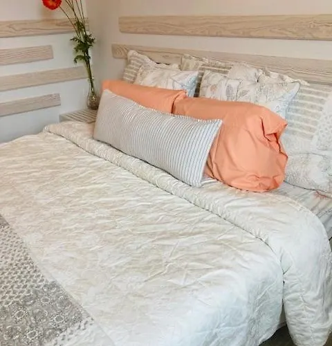 The Corner Pavillon *